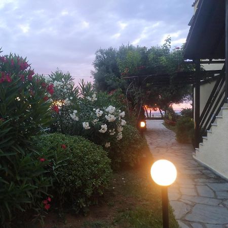 Studios Galanis Áfitos Exterior foto